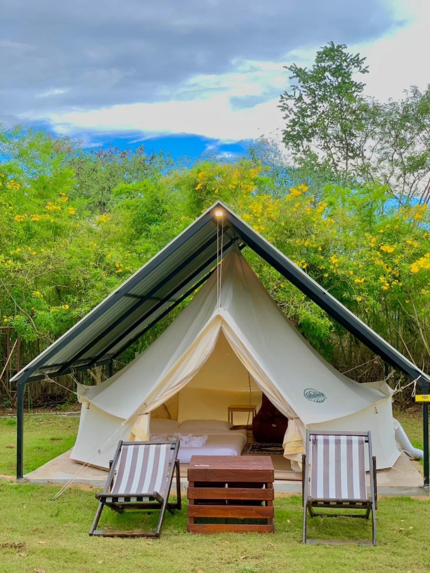 Готель Glamping Hill Khaoyai Khao Yai National Park Екстер'єр фото